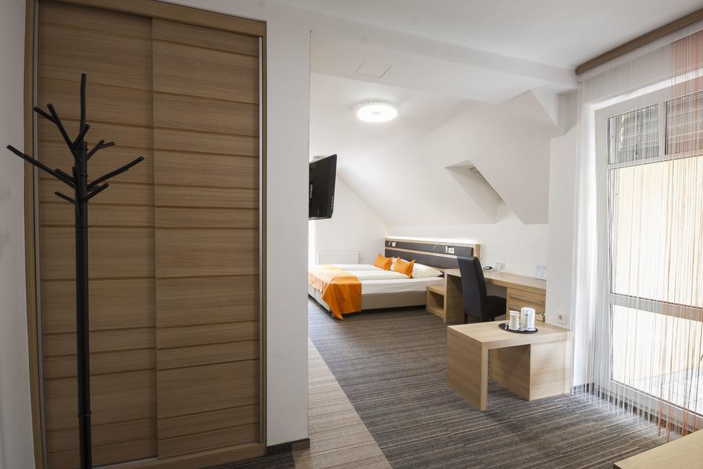 Gostilna In Motel Pri Lesniku Maribor Bagian luar foto